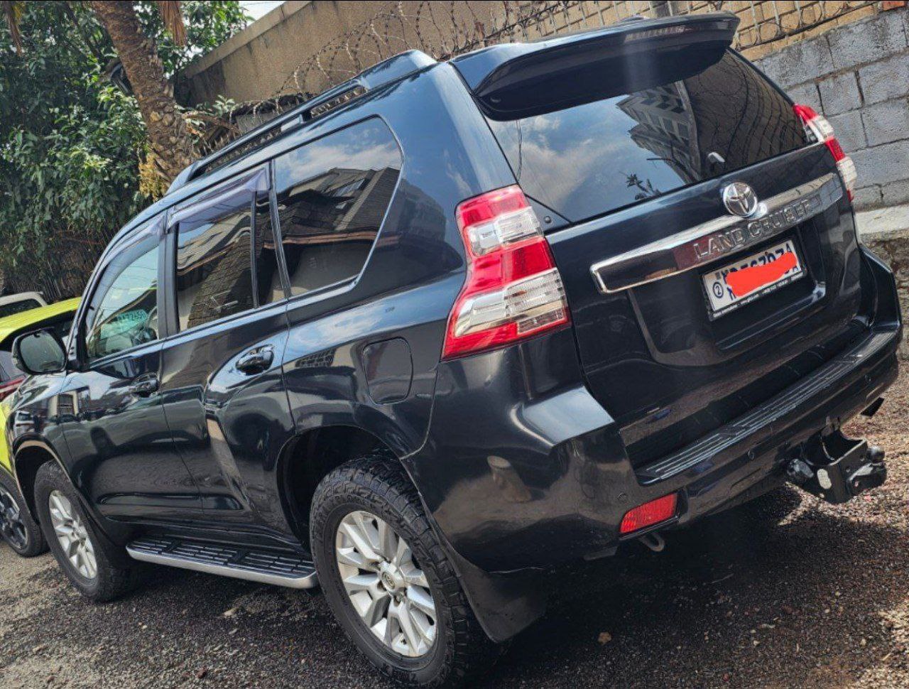 TOYOTA LANDCRUISER PRADO