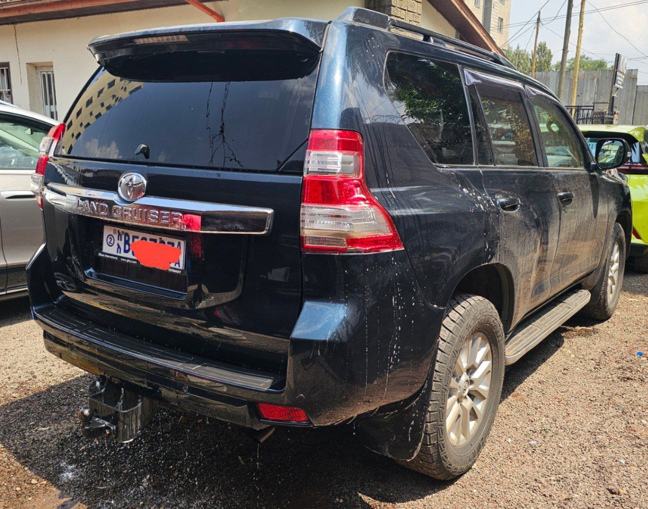 TOYOTA LANDCRUISER PRADO