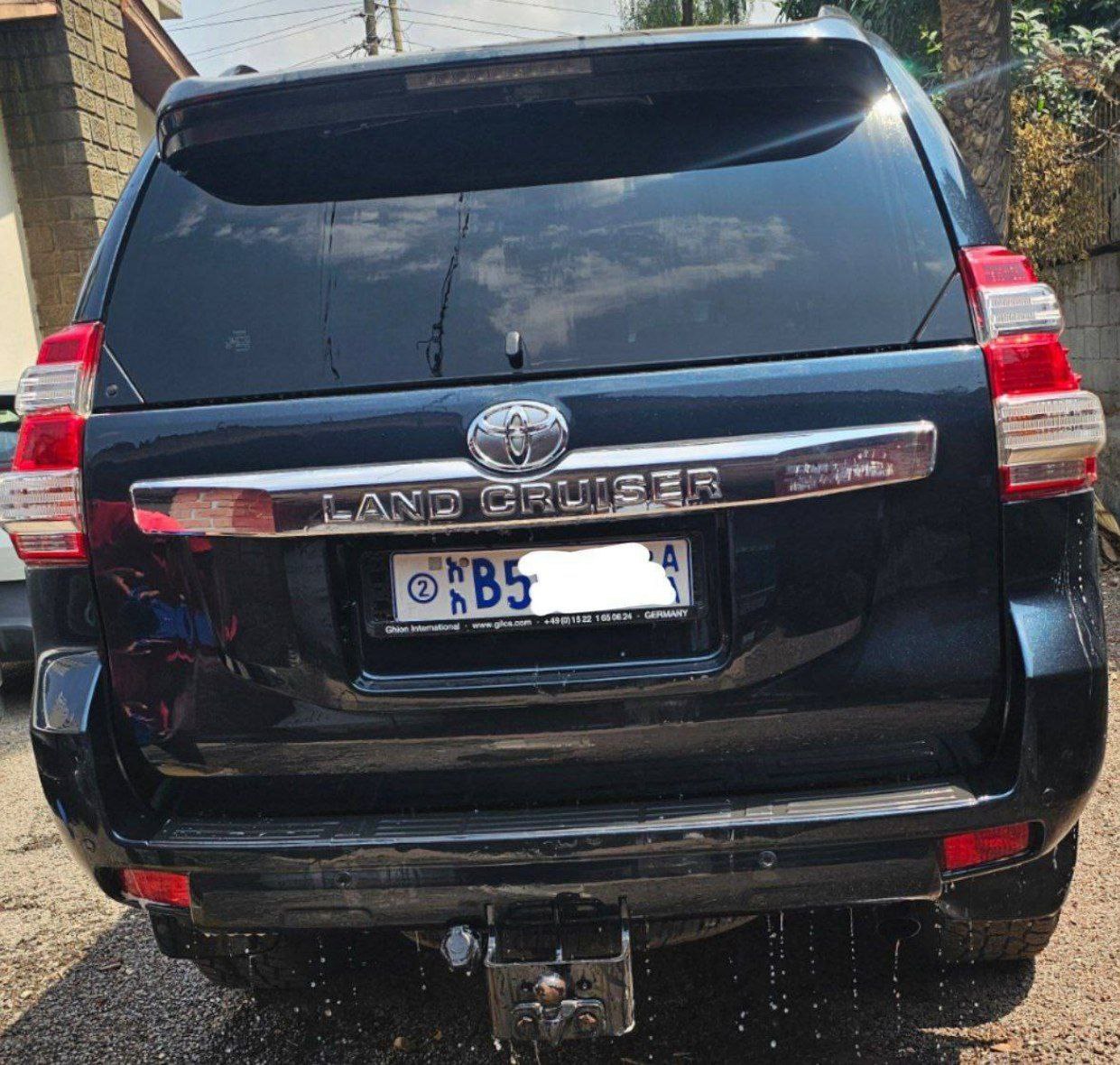 TOYOTA LANDCRUISER PRADO